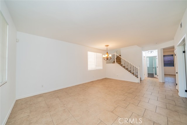 Detail Gallery Image 5 of 61 For 13621 Dellwood Ave, Victorville,  CA 92392 - 6 Beds | 3 Baths