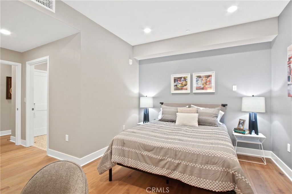 12. 927 Deep Valley Drive #111 Rolling Hills Estates, CA 90274