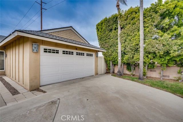 Image 3 of 29 For 15501 Eliot  