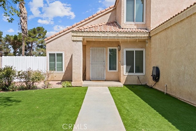 4023 Lexington Court, Palmdale CA: https://media.crmls.org/medias/a37c853b-a270-45d2-b0d3-ad4040430951.jpg