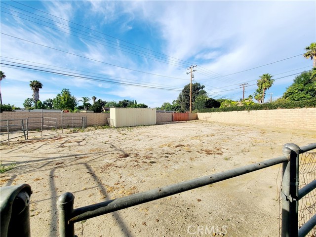 1463 Strawberry Hill Road, Thousand Oaks CA: https://media.crmls.org/medias/a37cba74-b8c9-4acd-8724-451cfdfa5820.jpg