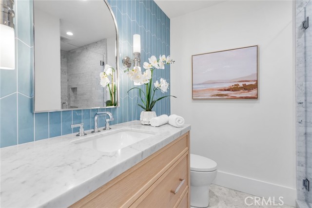 Detail Gallery Image 28 of 39 For 516 Acacia Ave #1/2,  Corona Del Mar,  CA 92625 - 3 Beds | 3/1 Baths