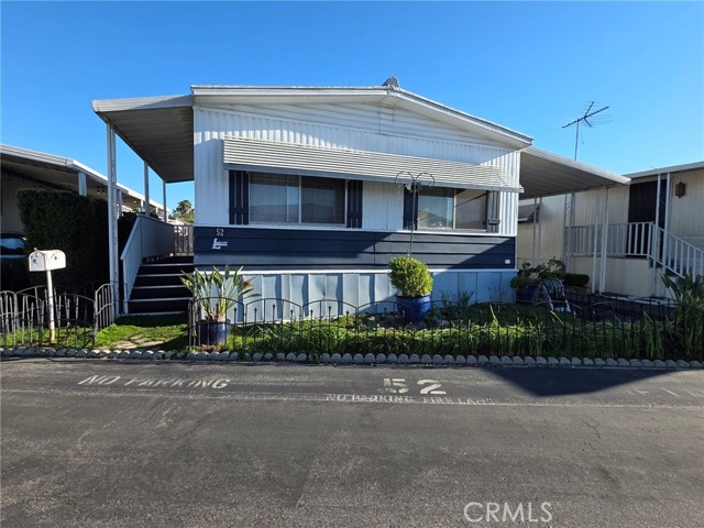 Detail Gallery Image 2 of 51 For 20806 Gridley Rd #52,  Lakewood,  CA 90715 - 2 Beds | 1 Baths