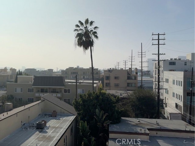 1817 Prosser Avenue, Los Angeles CA: https://media.crmls.org/medias/a37da029-f9b3-4a31-8ee8-0a1020c8c6ed.jpg