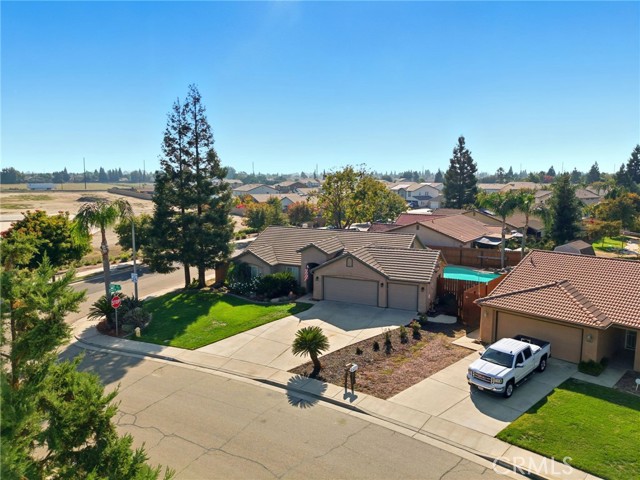 Detail Gallery Image 8 of 54 For 2431 S Cedar, Visalia,  CA 93292 - 3 Beds | 2 Baths