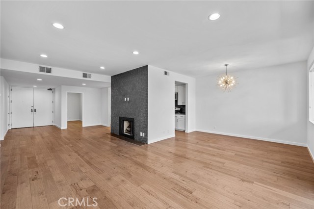 Detail Gallery Image 3 of 28 For 311 Bora Bora #213,  Marina Del Rey,  CA 90292 - 3 Beds | 2 Baths