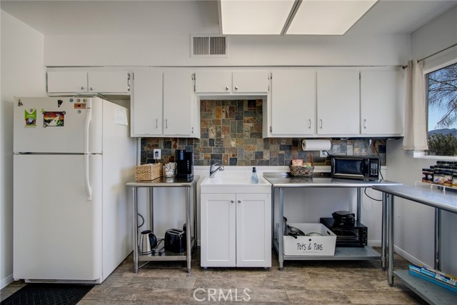 Detail Gallery Image 16 of 35 For 63443 4th St, Joshua Tree,  CA 92252 - 4 Beds | 2 Baths