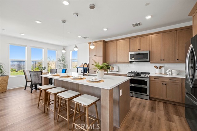 28528 Wildflower Terrace, Castaic CA: https://media.crmls.org/medias/a37f2322-77a5-4524-904e-f5be160e1f20.jpg