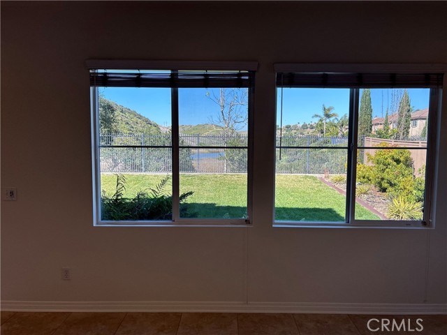 Detail Gallery Image 21 of 25 For 3186 Huula, Oceanside,  CA 92058 - 4 Beds | 2/1 Baths