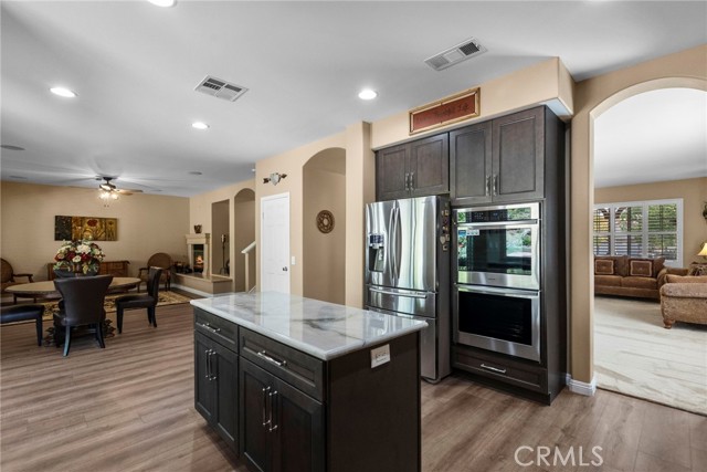 30444 Hidden Valley Court, Castaic CA: https://media.crmls.org/medias/a37f7abf-16b8-4f89-bdc4-88237aa9c995.jpg