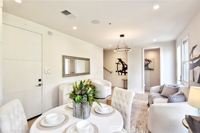 Detail Gallery Image 4 of 16 For 189 S Allen Ave #2,  Pasadena,  CA 91106 - 4 Beds | 3/1 Baths