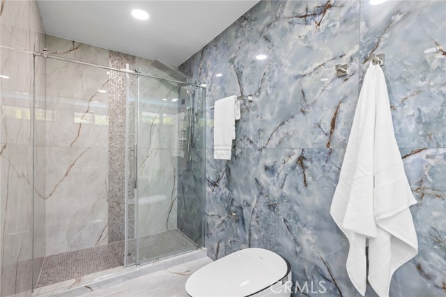 Detail Gallery Image 15 of 35 For 20101 Greenbriar Dr, Tarzana,  CA 91356 - 5 Beds | 4 Baths