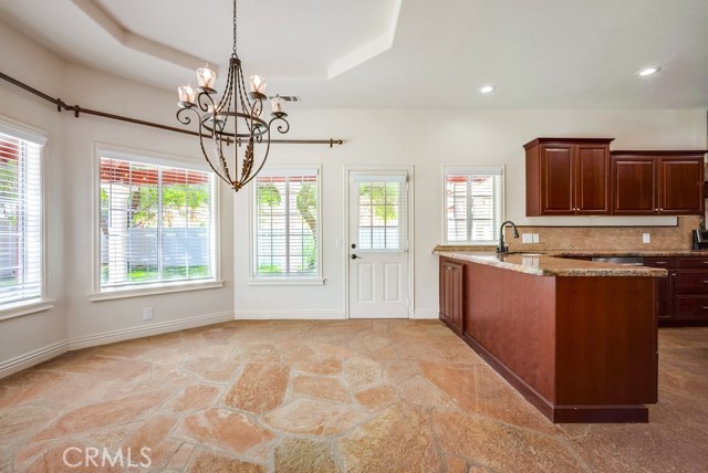 Detail Gallery Image 14 of 73 For 39555 Avenida Bonita, Murrieta,  CA 92562 - 5 Beds | 4 Baths