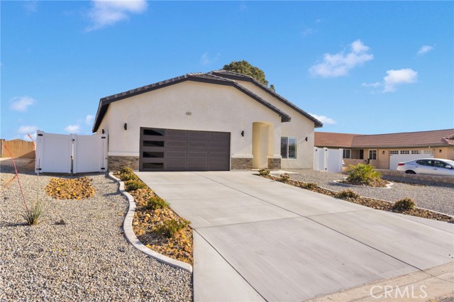 Detail Gallery Image 4 of 46 For 14812 Crofton, Helendale,  CA 92342 - 4 Beds | 2 Baths