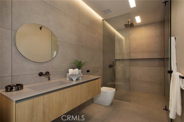 1000 Oriole Drive, Laguna Beach CA: https://media.crmls.org/medias/a383017e-1158-409a-8df2-8378b2e37960.jpg