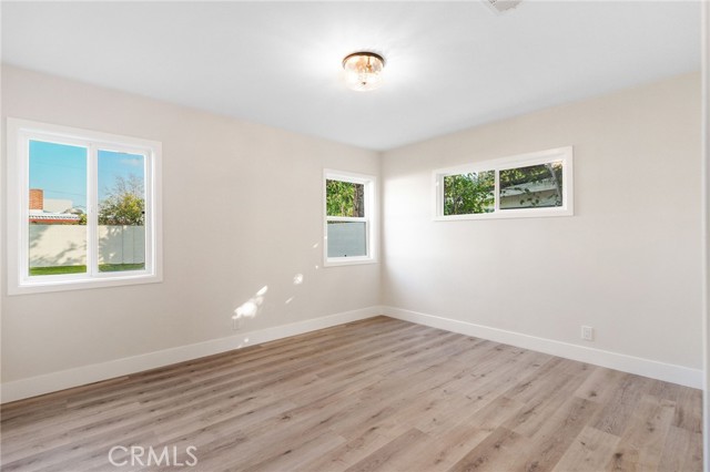 Detail Gallery Image 18 of 51 For 7048 Mclennan Ave, Lake Balboa,  CA 91406 - 4 Beds | 2 Baths