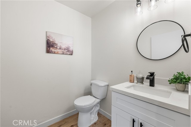 Detail Gallery Image 27 of 54 For 22015 Romar St, Chatsworth,  CA 91311 - 4 Beds | 3 Baths