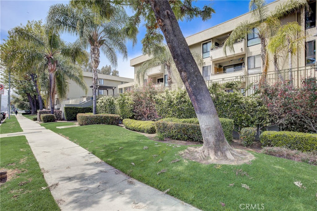 5009 Woodman Avenue 110, Sherman Oaks, CA 91423