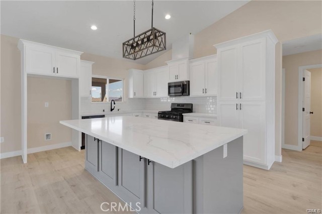 10647 Central Road, Apple Valley CA: https://media.crmls.org/medias/a384775e-8e82-48e6-b3c7-b690e444f3b1.jpg
