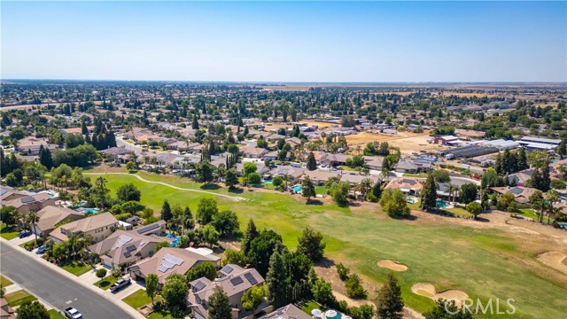 9403 Big Bear Lake Court, Bakersfield CA: https://media.crmls.org/medias/a384a92e-4910-41ec-8f6f-fb00f8844f17.jpg