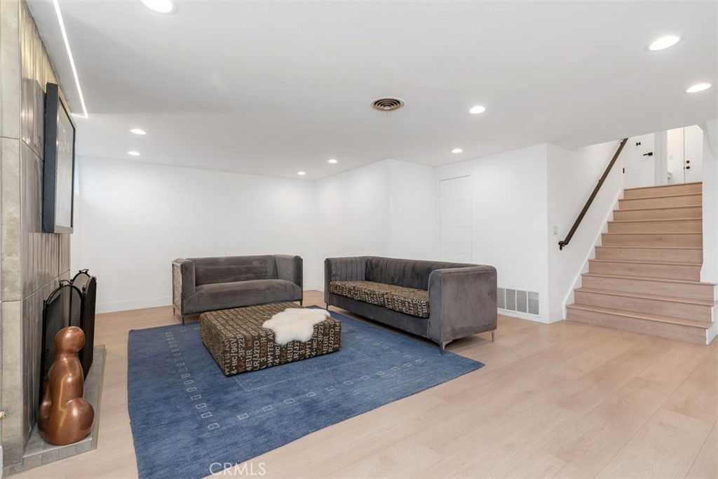 MLS #OC25261763 image #24