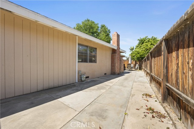 Detail Gallery Image 36 of 38 For 6212 Friant Dr, Bakersfield,  CA 93309 - 3 Beds | 2 Baths
