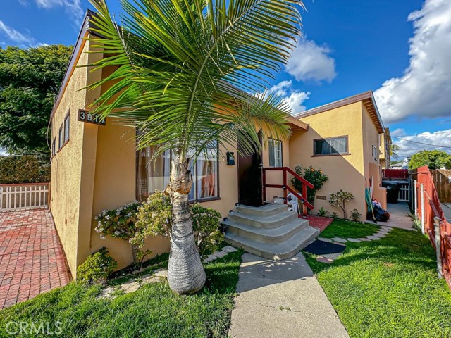 3915 E 11th Street, Long Beach CA: https://media.crmls.org/medias/a384f855-6ecc-42e9-b86e-42ce3a34aafa.jpg