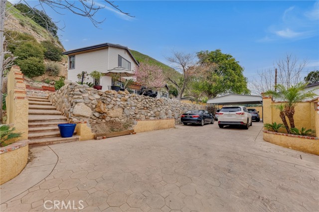 Detail Gallery Image 6 of 30 For 9707 Foothill, Sylmar,  CA 91342 - 4 Beds | 3 Baths