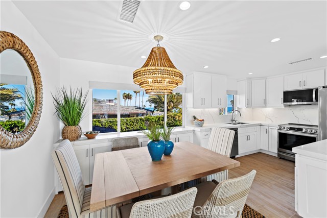 Detail Gallery Image 10 of 41 For 51 Blue Lagoon, Laguna Beach,  CA 92651 - 3 Beds | 3 Baths