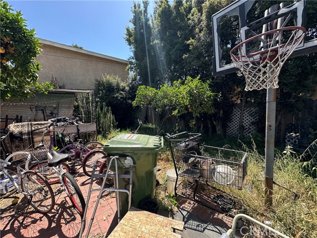 Detail Gallery Image 49 of 56 For 606 W 57th St, Los Angeles,  CA 90037 - 4 Beds | 2 Baths