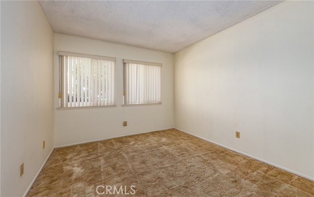 Detail Gallery Image 14 of 22 For 526 Nottingham Dr, Redlands,  CA 92373 - 4 Beds | 2 Baths