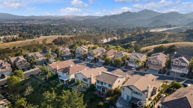 11226 Ravenna Lane, Porter Ranch CA: https://media.crmls.org/medias/a3880ad1-356f-4f72-8b91-9acd81ded5c3.jpg