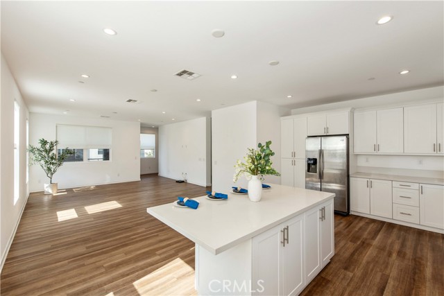 Detail Gallery Image 10 of 27 For 2236 Synergy, Irvine,  CA 92614 - 4 Beds | 3/1 Baths