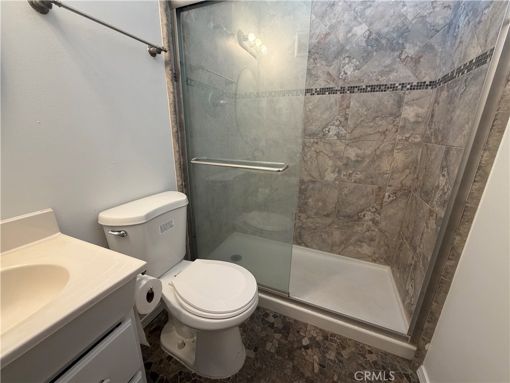 https://media.crmls.org/medias/a3892ec2-ade7-409d-8092-d411077323bc.jpg?preset=X-Large