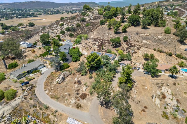 460 Pile Street, Ramona CA: https://media.crmls.org/medias/a38b2c12-5573-4d1a-b26b-0c29f1dd22c9.jpg