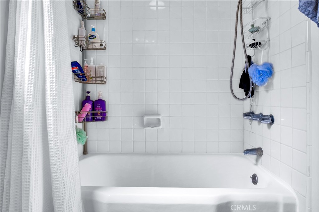 https://media.crmls.org/medias/a38b83d8-f597-4a7e-a2c6-0bd4fe0c462a.jpg?preset=X-Large