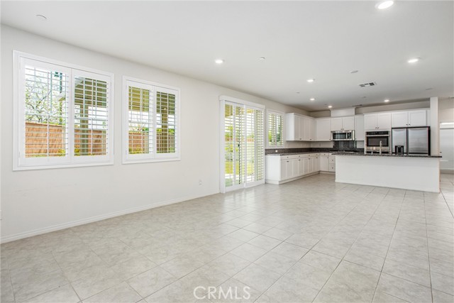 Detail Gallery Image 8 of 35 For 1004 Violet Ct, Calimesa,  CA 92320 - 5 Beds | 3 Baths