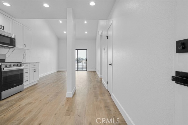 1410 Coranado Avenue, Long Beach CA: https://media.crmls.org/medias/a38e4fcf-7346-4e55-a51d-6cbffbfef00d.jpg