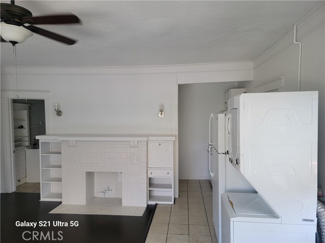 323 W 4th Street, Long Beach CA: https://media.crmls.org/medias/a38eb54f-a75a-4a93-9465-12e7b97179f7.jpg