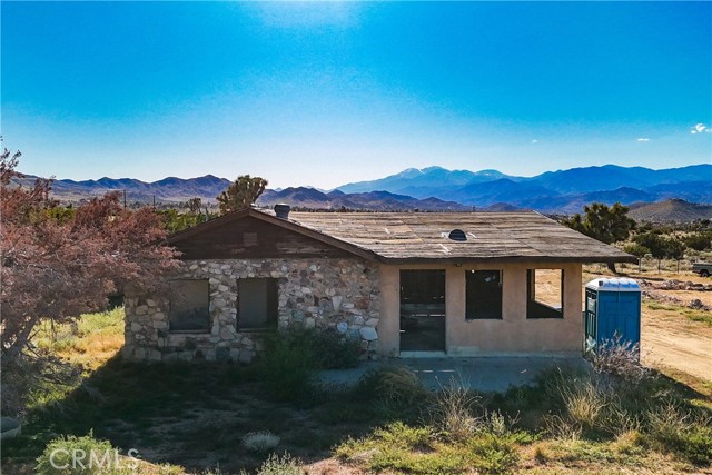 Detail Gallery Image 2 of 58 For 8626 La Contenta Rd, Yucca Valley,  CA 92284 - 2 Beds | 1 Baths