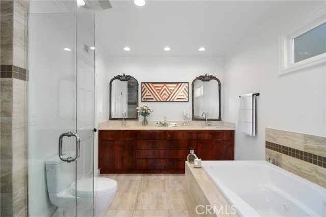 Detail Gallery Image 23 of 40 For 4614 Sendero Pl, Tarzana,  CA 91356 - 5 Beds | 3/1 Baths