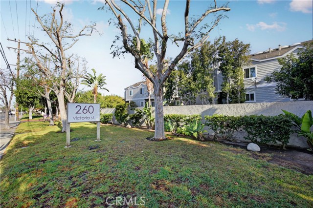 260 Victoria Street, Costa Mesa CA: https://media.crmls.org/medias/a38f901a-b9b5-4c0d-b36f-d74492a385e0.jpg