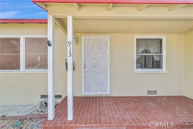 Detail Gallery Image 3 of 32 For 913 S Lincoln Ave, Corona,  CA 92882 - 3 Beds | 1 Baths