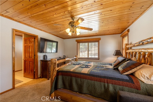 42690 Edgehill Place, Big Bear Lake CA: https://media.crmls.org/medias/a390f50d-29af-4203-90fb-817d72e216cd.jpg