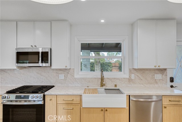 Detail Gallery Image 19 of 31 For 8666 Keokuk, Winnetka,  CA 91306 - 4 Beds | 2 Baths