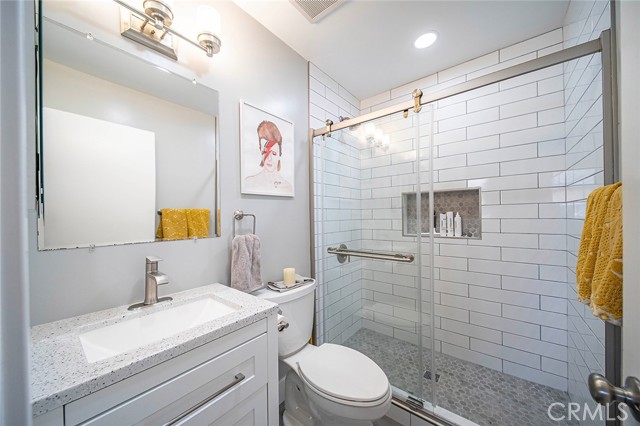 10230 Disney Circle, Huntington Beach CA: https://media.crmls.org/medias/a3920116-c6ab-4b88-b384-27fb3e43d8f7.jpg