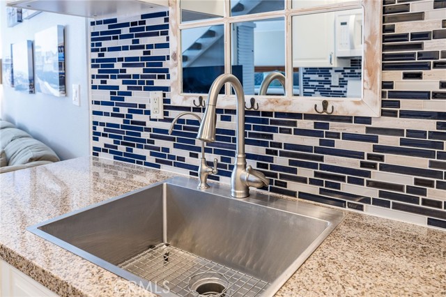 Detail Gallery Image 8 of 30 For 565 Esplanade #411,  Redondo Beach,  CA 90277 - 2 Beds | 2 Baths