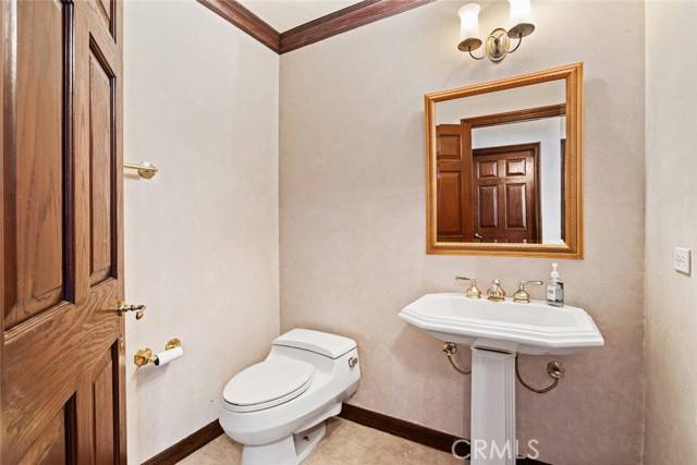 Detail Gallery Image 34 of 44 For 24840 Wooded Vista, West Hills,  CA 91307 - 5 Beds | 4/1 Baths