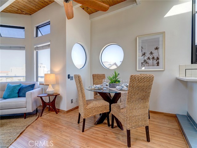 422 8th Street, Hermosa Beach, California 90254, 2 Bedrooms Bedrooms, ,2 BathroomsBathrooms,Residential,Sold,8th,SB23103489