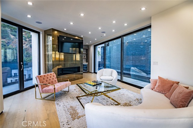 Detail Gallery Image 3 of 42 For 8144 Gould Ave, Los Angeles,  CA 90046 - 4 Beds | 5 Baths